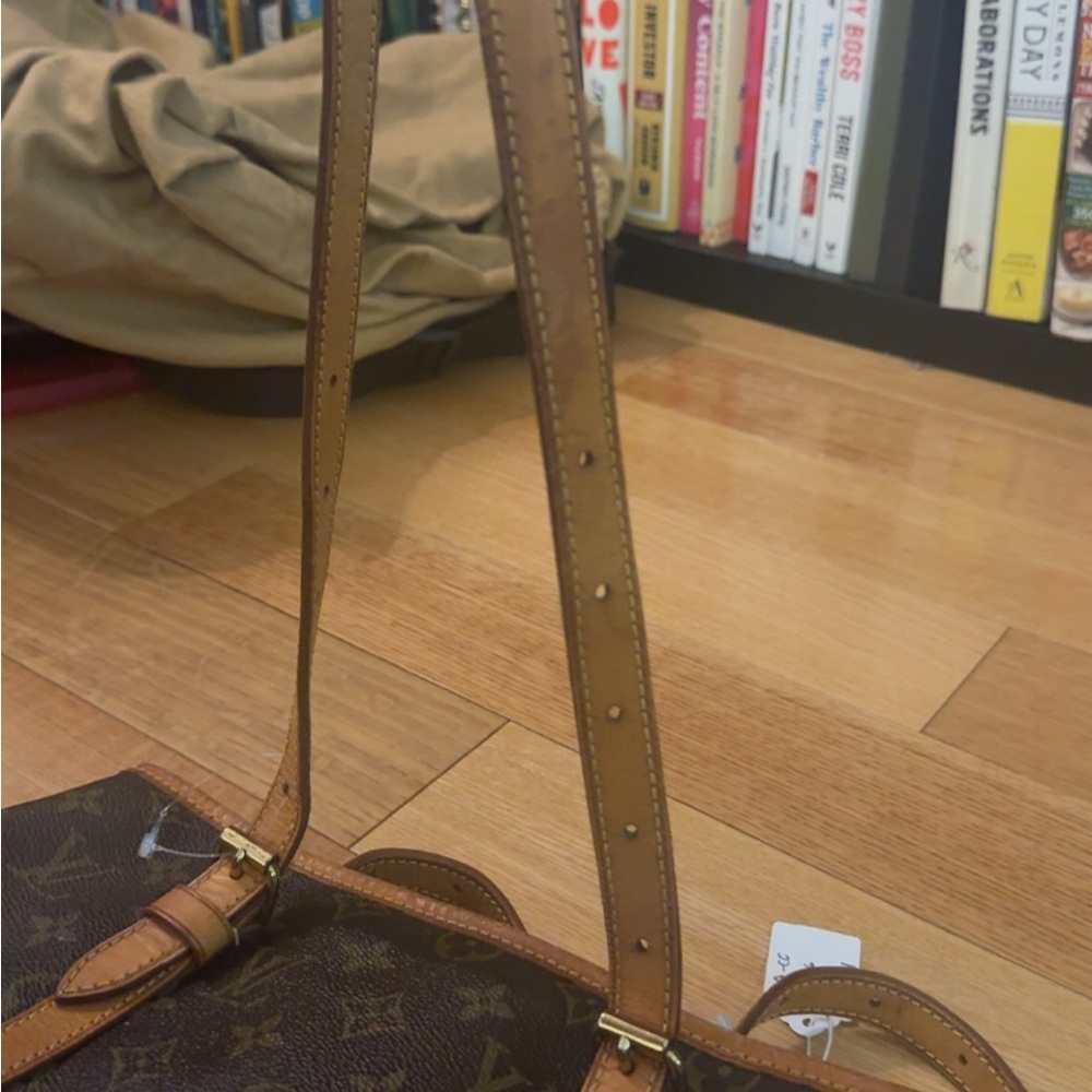 Louis Vuitton Bucket Monogram Shoulder Bag - Picture 6 of 17